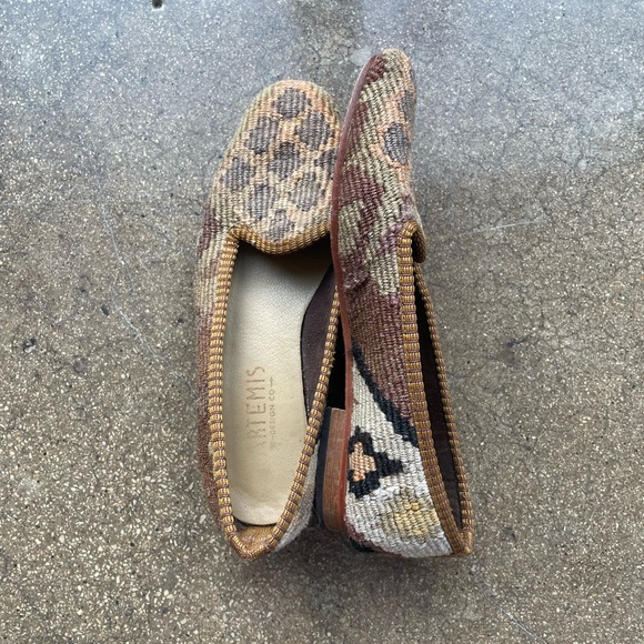 Artemis Design Co Kilim Flats 38 - Picture 5 of 7